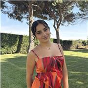 Soy monitora titulada en Tiempo Libre y ofrezco clases y actividades centradas en el desarrollo personal y la inteligencia emocion